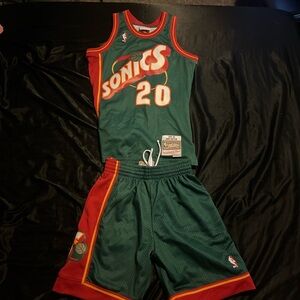 Mitchell & Ness Green and Red Sonics Game Set
